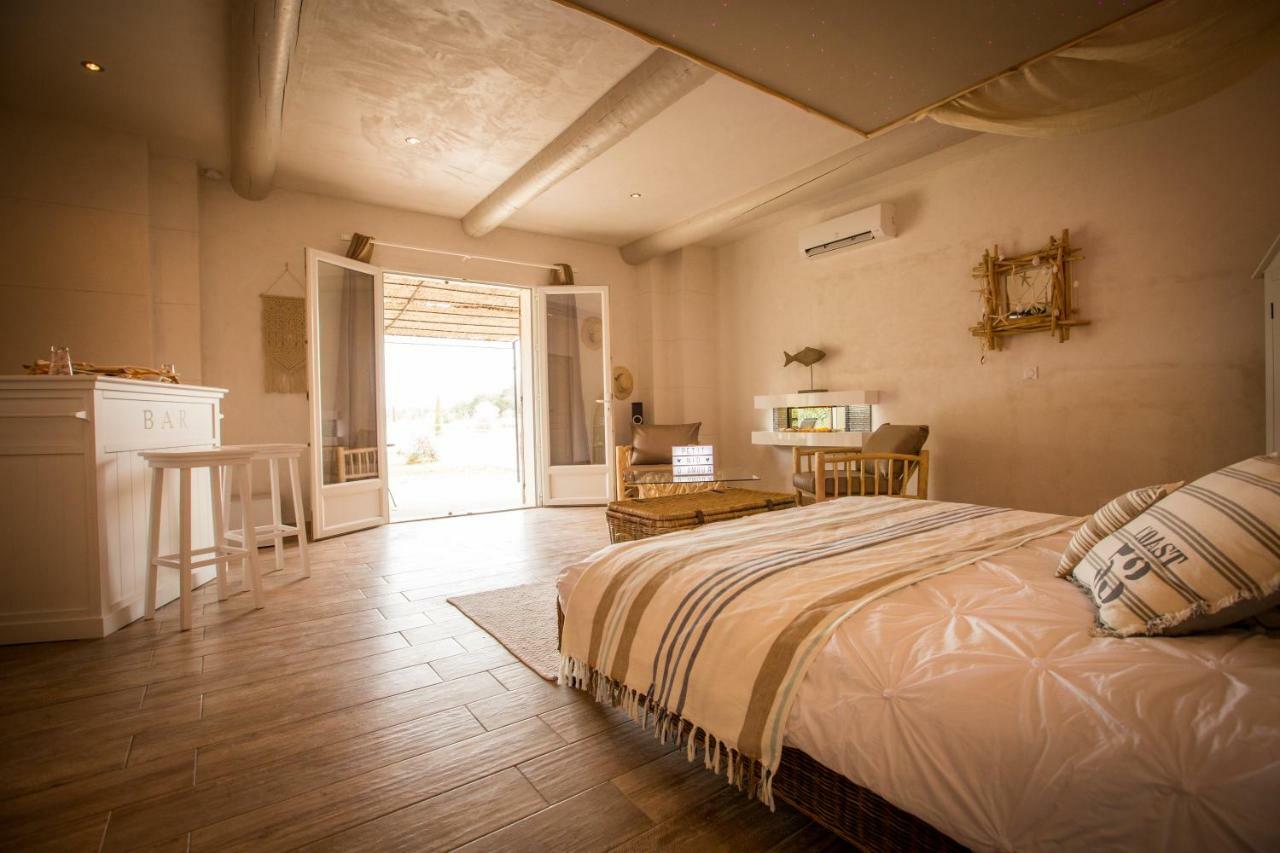סן-ז'יל Abri Cosy - Suite Romantique En Camargue מראה חיצוני תמונה